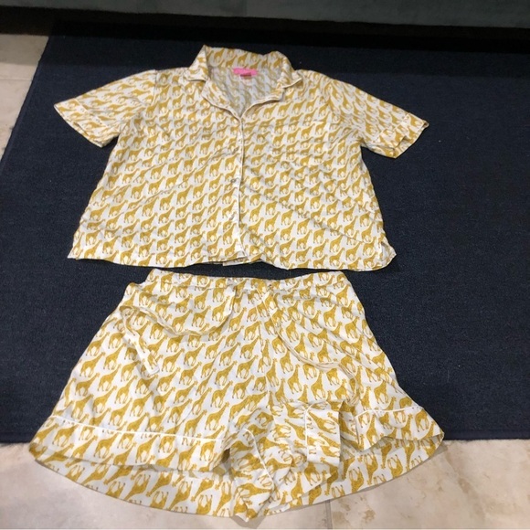 Isaac Mizrahi Yellow & White Giraffe Short Sleeve & Shorts Pajama Set Size Small - Picture 1 of 16